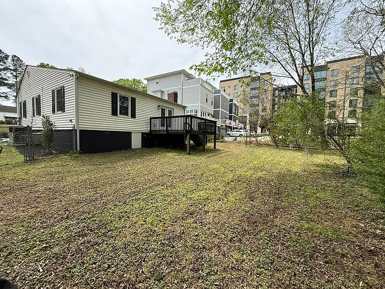 215 Walnut St — Photo 27