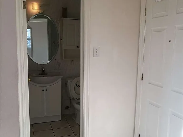 407 Royal York Rd #UPPER — Photo 6