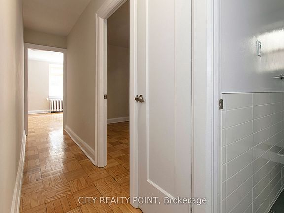 5th image of 398 Avenue Rd #521