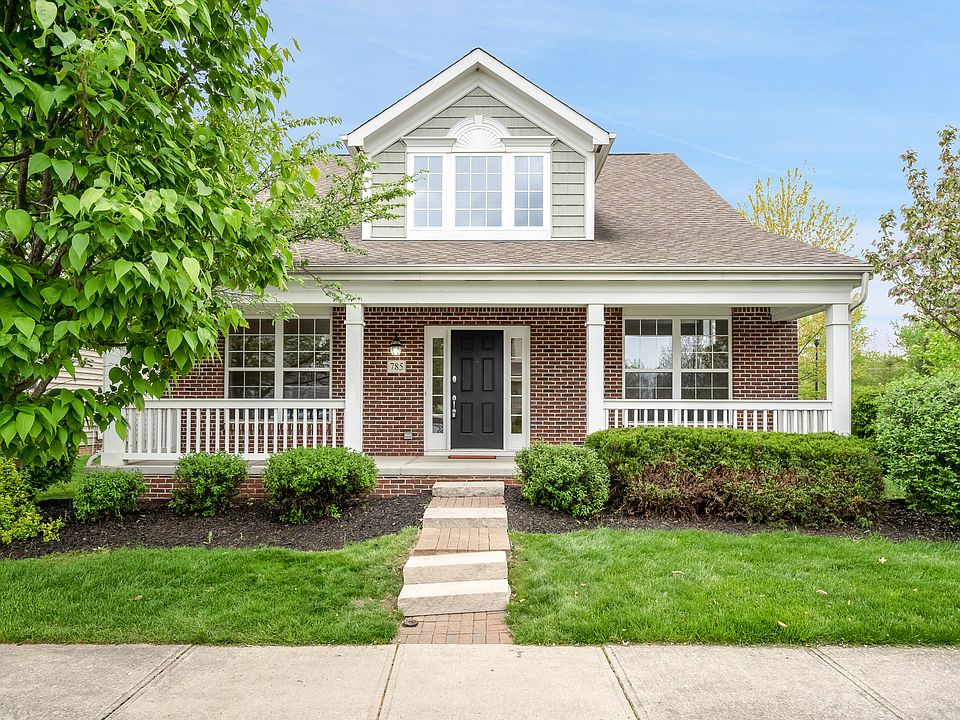 1st image of 785 Woodbend Dr