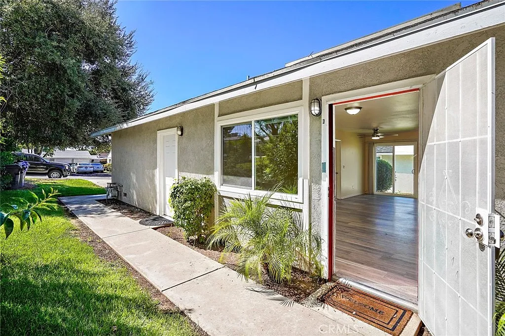 2 bed, 880 sqft, $2,100 — Photo 4