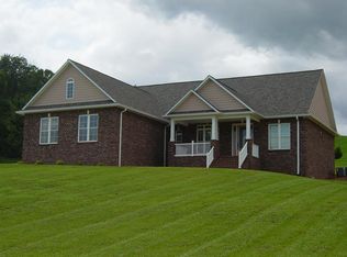 426 Peterson Farm Dr, Wilkesboro, NC 28697