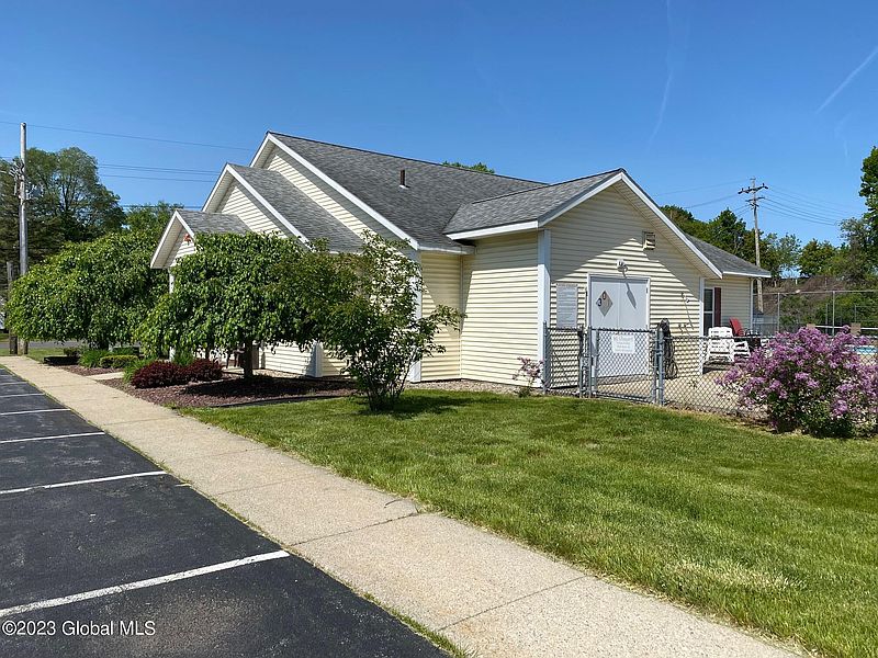 5th image of 801 Cambridge Manor Drive #801