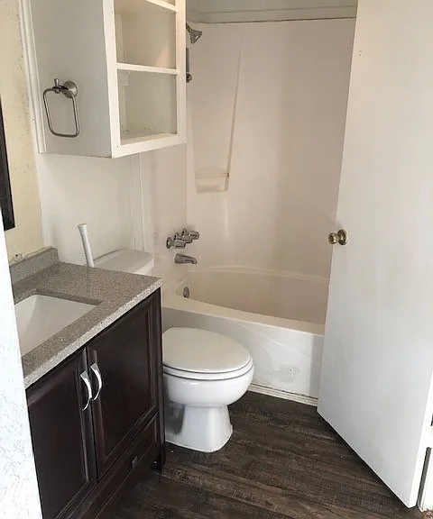 1505 N Locust St #7 — Photo 4