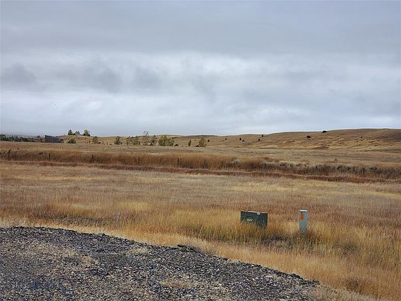 3rd image of 13 Dandelion Dr