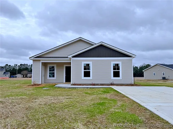 135 Glencove Dr, Lumberton, NC 28360