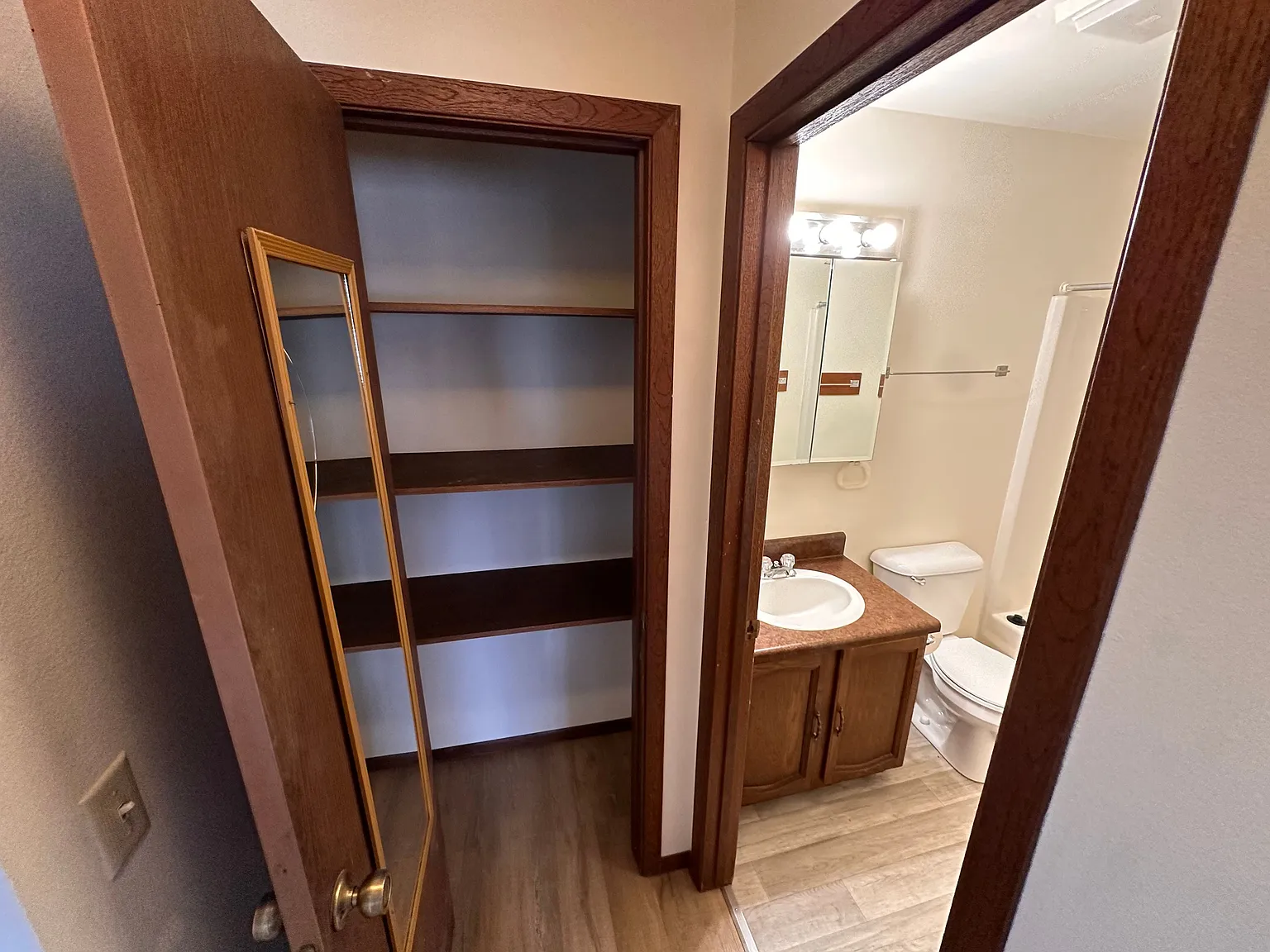2 bed, 1.0 bath, $925 — Photo 2