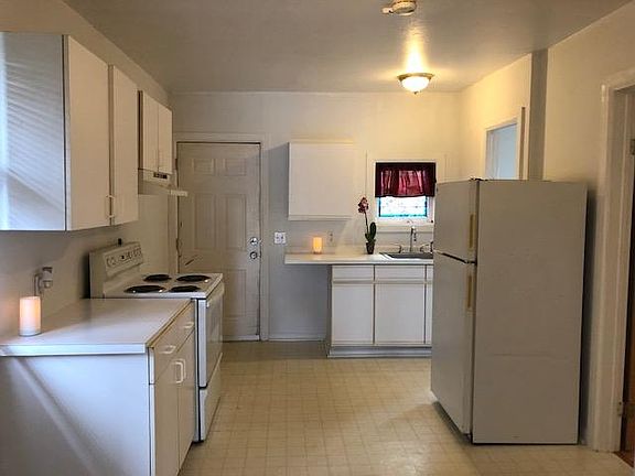 3rd image of 8051 N Lombard Way