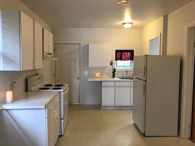 8051 N Lombard Way — Photo 2
