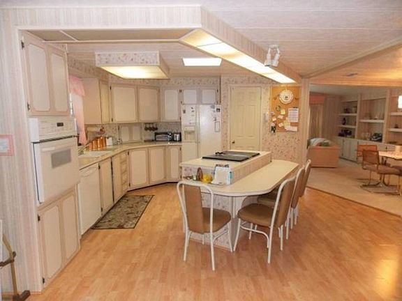 2nd image of 4860 Lakeland Harbor Cir