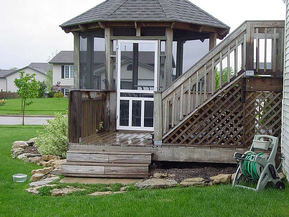 3rd image of 303 Oakbrook Dr
