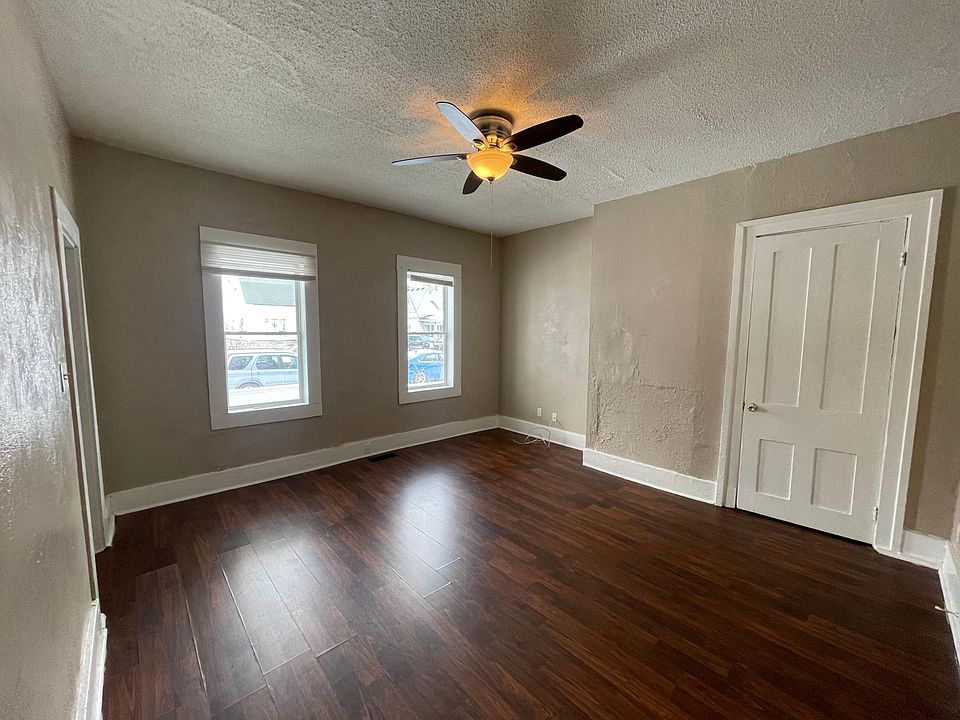 2nd image of 2418 Fletcher St #2418