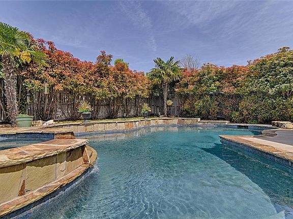 5th image of 8161 Vine Wood Dr
