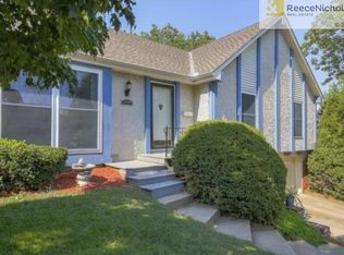 10504 W 102nd Ter, Overland Park, KS 66214