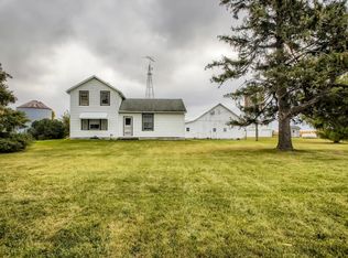 4661 N Tiger Whip Rd, Lena, IL 61048