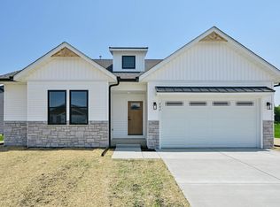 213 Cedar Ave, Delavan, WI 53115