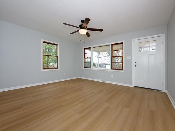 5th image of 2640 Mayflower Dr