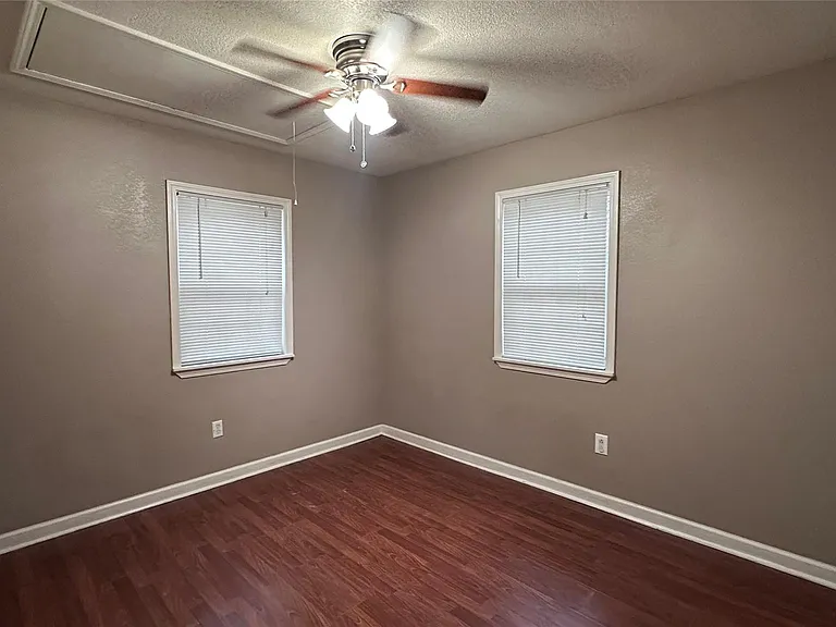 5753 Pinehurst Dr — Photo 9