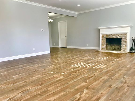 4th image of 6444 Gloria Ave