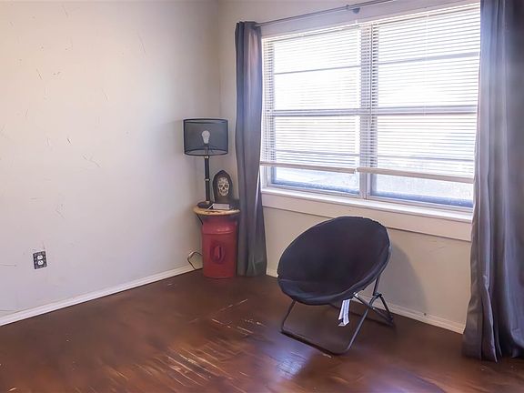 3rd image of 4924 NW Pollard Ave