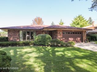1812 E Aztec Ln, Mount Prospect, IL 60056
