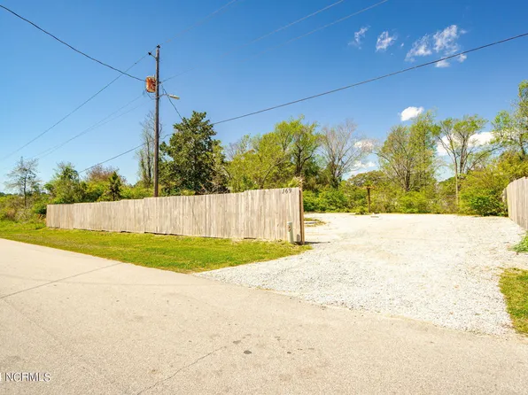 169 Harris Street, Morehead City, NC 28557