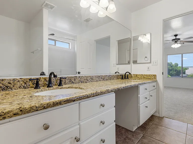 1492 N Saddle St — Photo 33