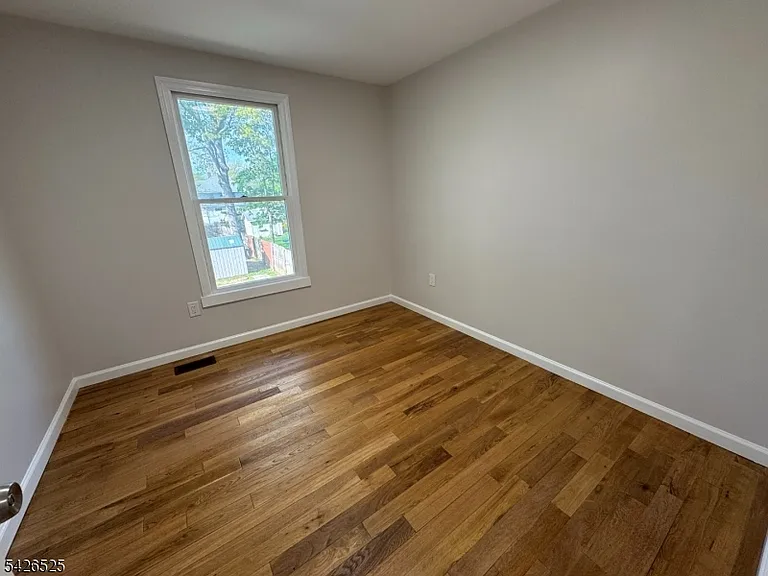 87 Fairview Ave — Photo 17