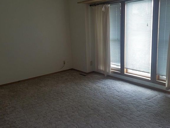 3rd image of 416 Kiva Ct