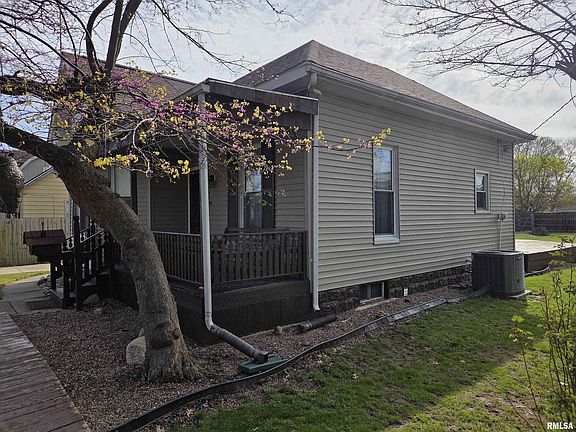 3rd image of 330 N West St