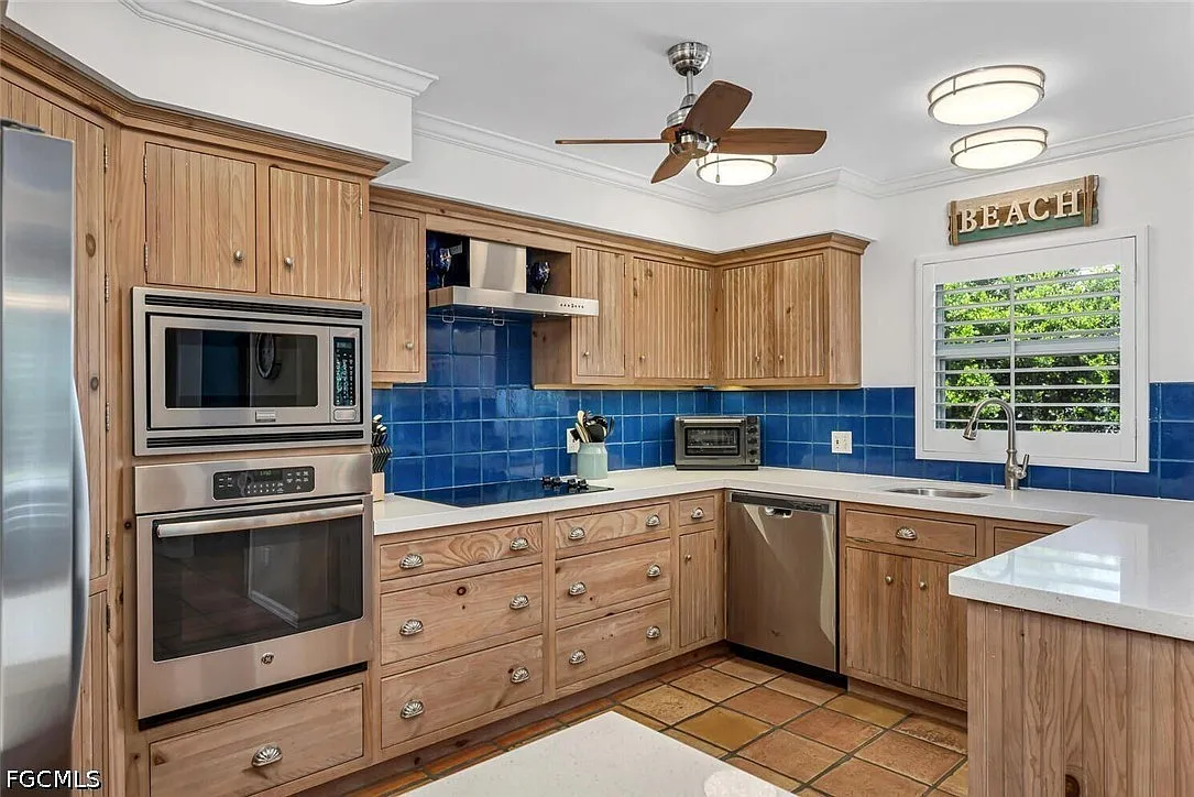 3 bed, 3.5 bath, 1838 sqft, $17,000 — Photo 3