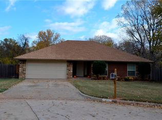 208 Pawnee Cir, Yukon, OK 73099