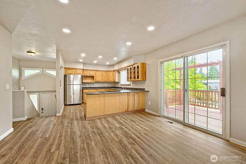 4th image of 19401 8th Avenue S
