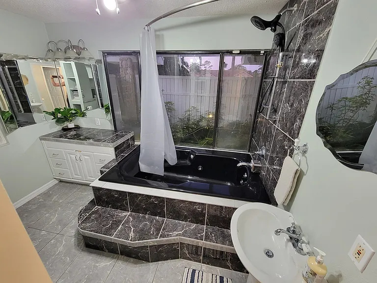 932 Pelican Bay Dr — Photo 28
