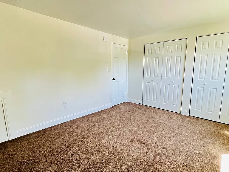 554 Bigelow St — Photo 16