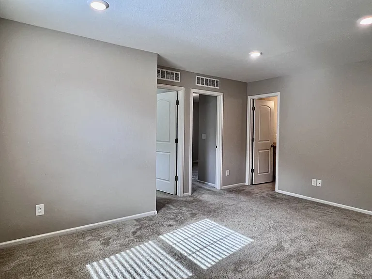 21783 E Radcliff Cir — Photo 11