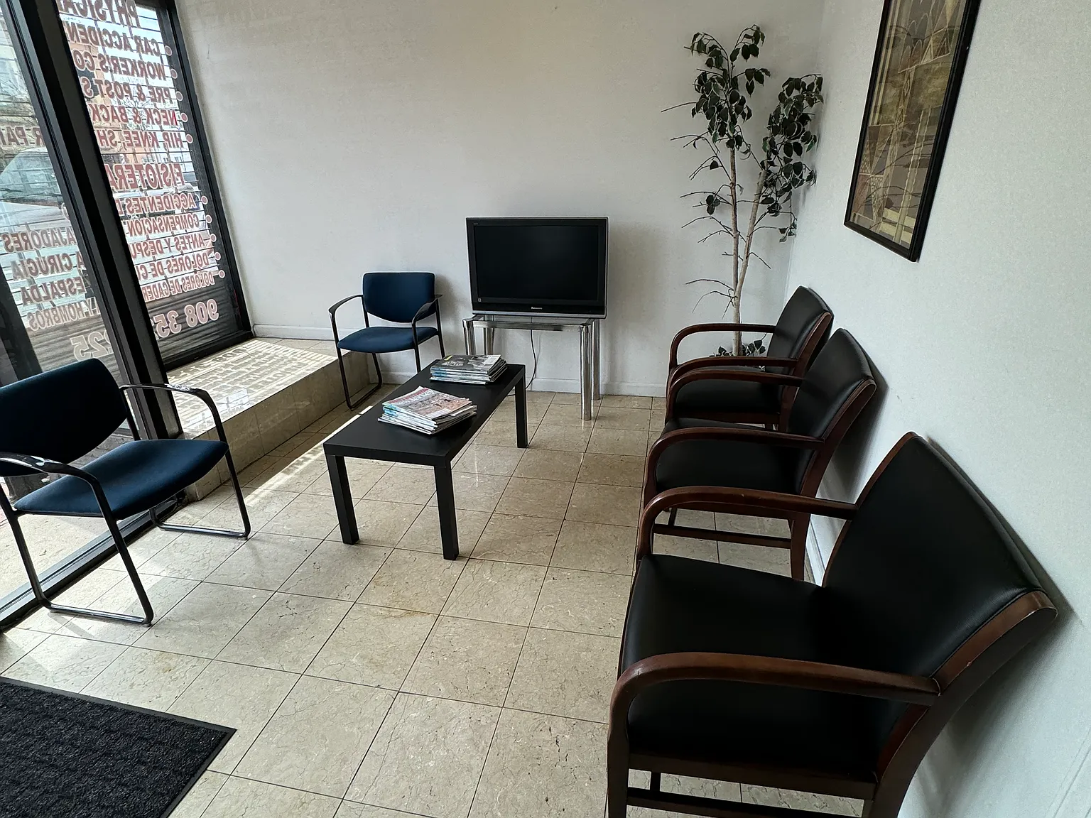 Commercial Office — Photo 4