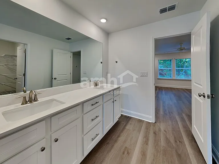 910 Carnelian Ln — Photo 12