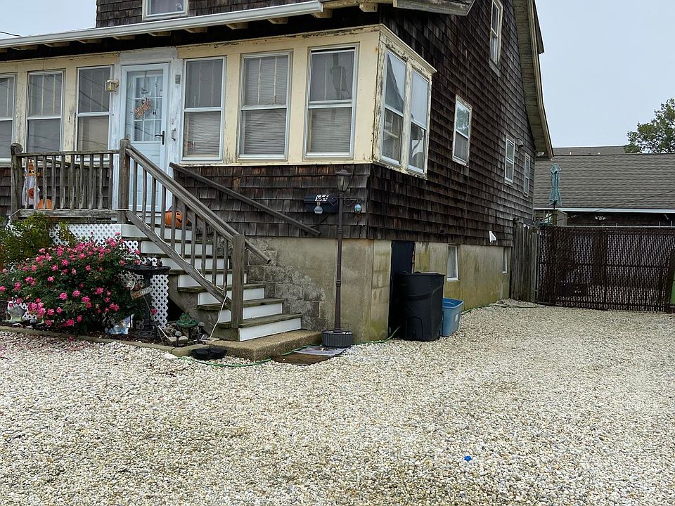 2nd image of 23 Virginia Ave