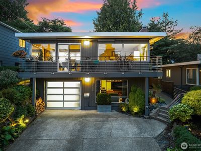 3439 24th Avenue W, Seattle, WA, 98199
