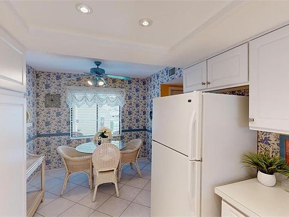 4th image of 13255 White Marsh LN #201