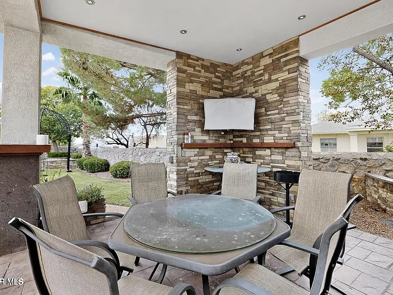 6909 Desert Canyon Dr — Photo 30