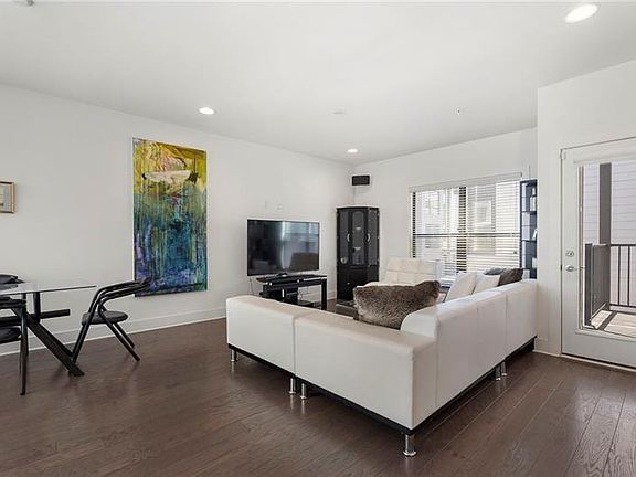 2nd image of 61 Moda Ln