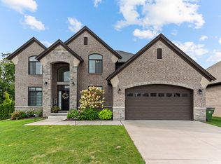 55135 Hanford Ct, Utica, MI 48316