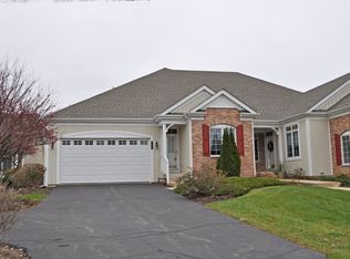 4204 Weatherstone Rd, Crystal Lake, IL 60014