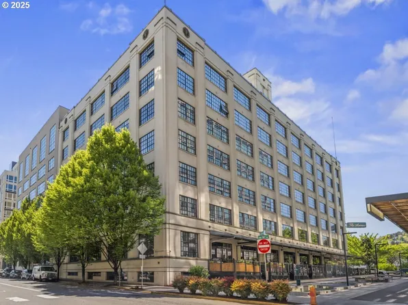 1400 NW Irving St APT 701, Portland, OR 97209