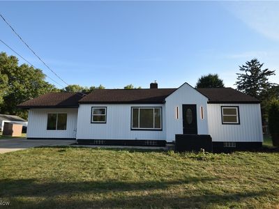 90 W Caston Rd, New Franklin, OH, 44319