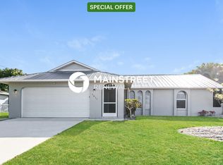 1811 SE Santa Barbara Pl, Cape Coral, FL 33990
