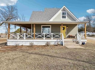 9090 101st Rd, Winfield, KS 67156