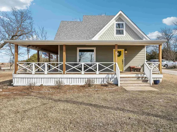 9090 101st Rd, Winfield, KS 67156